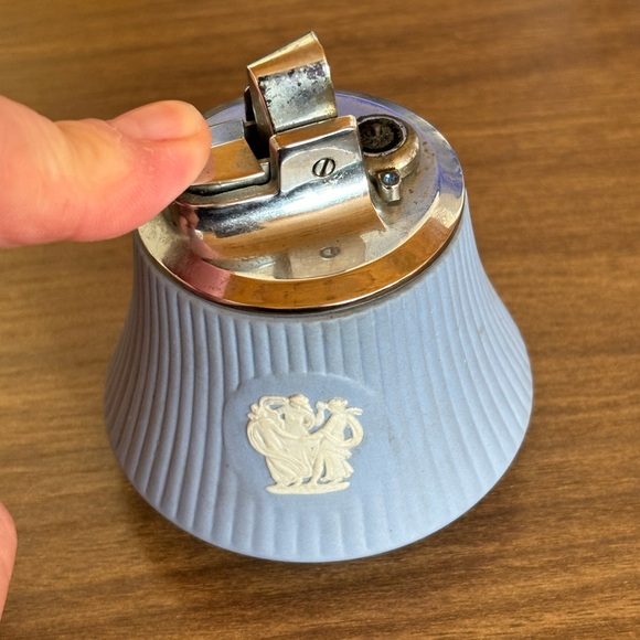 Wedgwood Light Blue Jasperware Table Lighter with White Relief - Picture 3 of 6